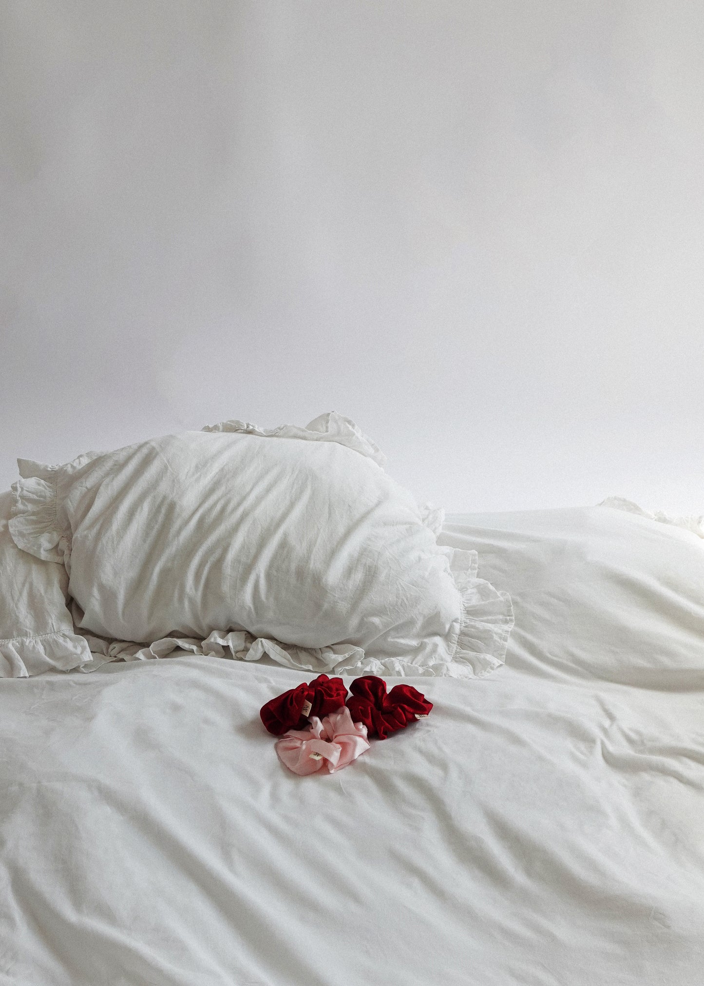 Avae Silk Scrunchie - Pink